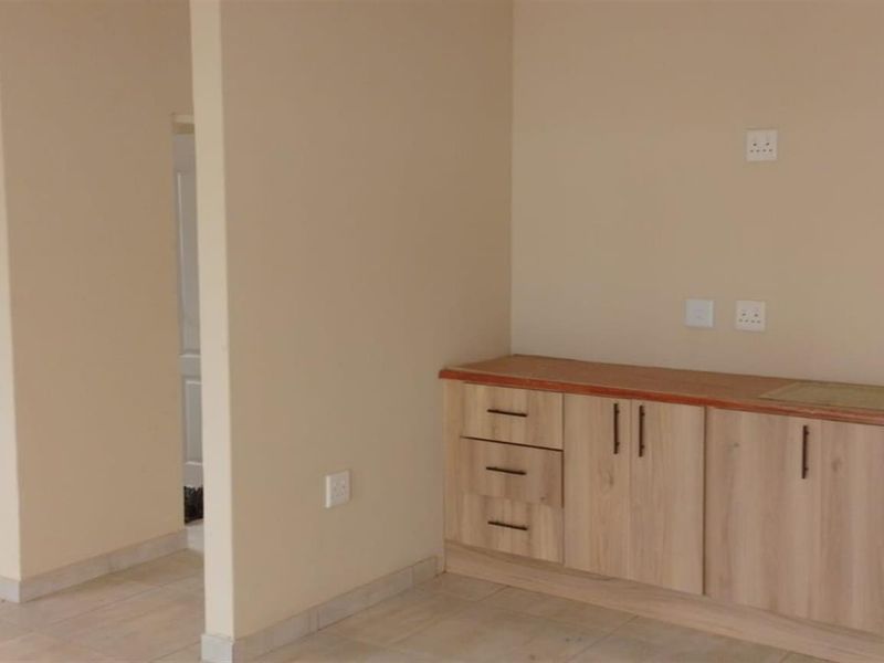 House For Sale in Golden Gardens, Sebokeng - Photo 9