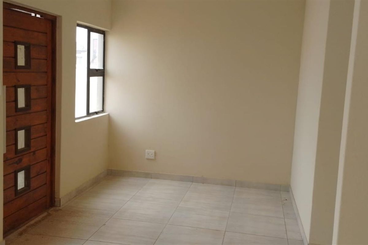 House For Sale in Golden Gardens, Sebokeng - Photo 5