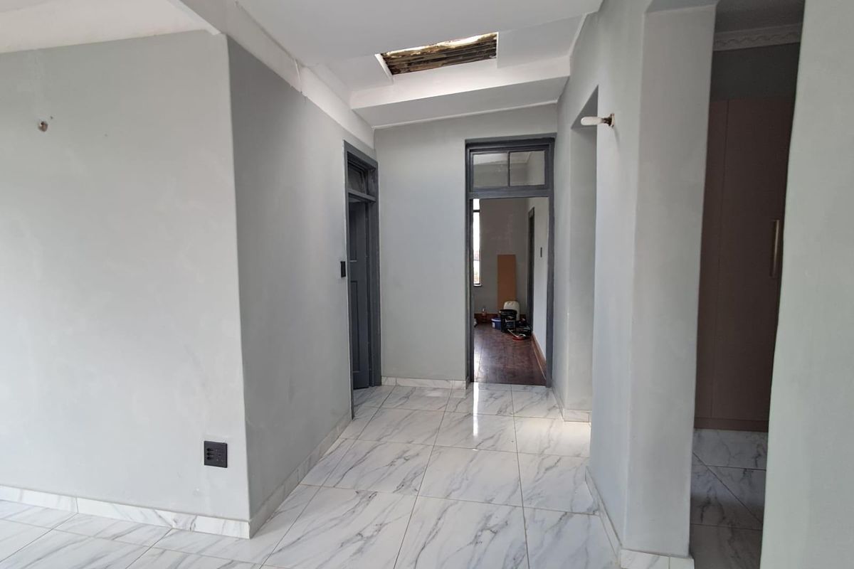 House For Sale in Yeoville, Johannesburg - Photo 3