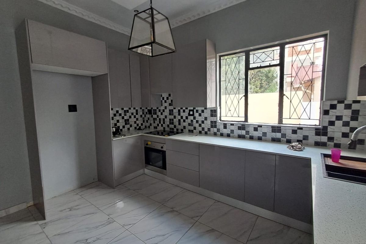 House For Sale in Yeoville, Johannesburg - Photo 4