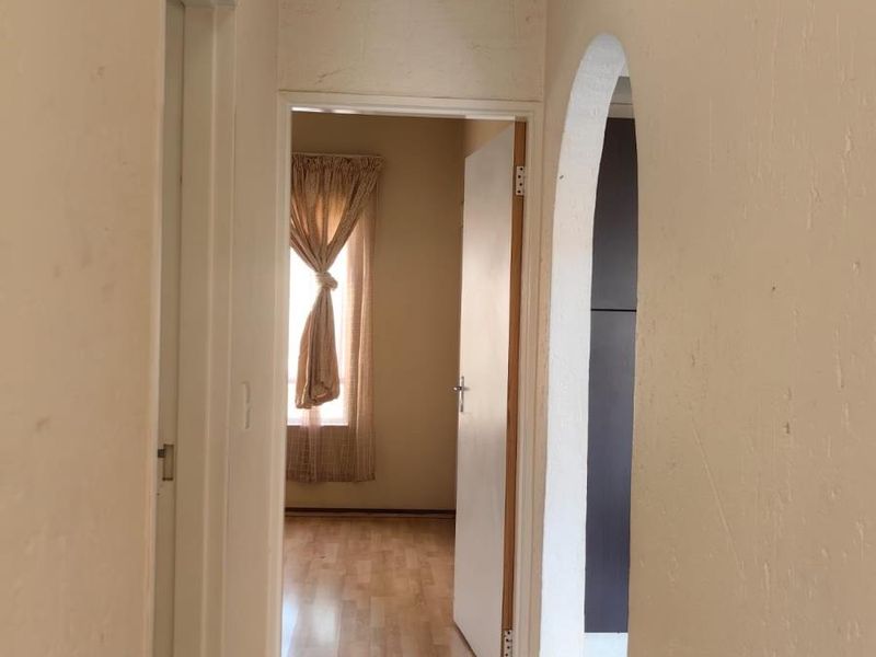 Breathtaking 2 bedroom loft - Photo 3