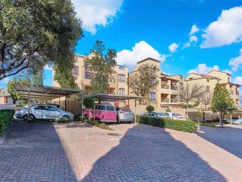 Breathtaking 2 bedroom loft - Photo 8