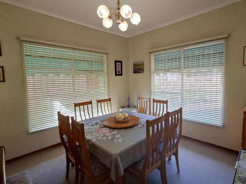 Neat, low-maintenance 3 bedroom face-brick Townhouse - Photo 6