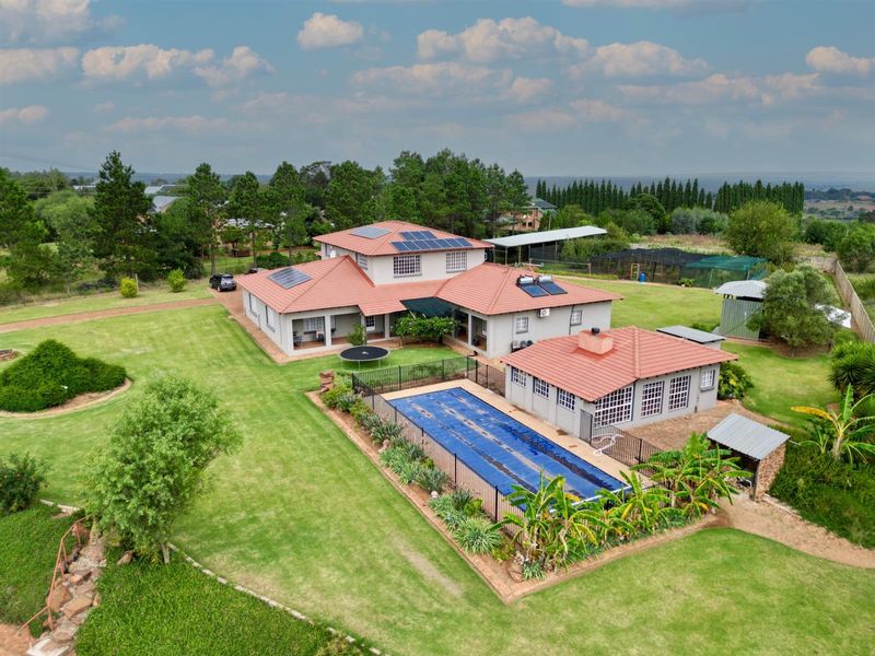 Exceptional Grootfontein Off Grid Living on 1 Hectare - Two Homes, Heated Pool, Solar and Borehole - Photo 3