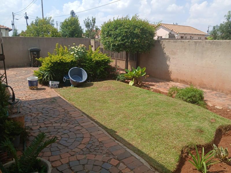 House For Sale in Protea Glen, Soweto - Photo 3