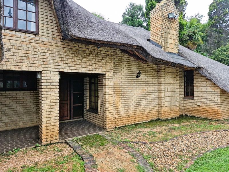 Spacious 5-Bedroom Home with 2 Income-Generating Apartments Mooirivier Park, Potchefstroom - Photo 3