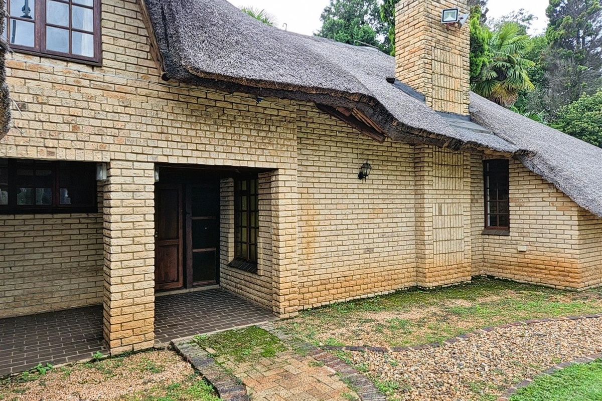 Spacious 5-Bedroom Home with 2 Income-Generating Apartments Mooirivier Park, Potchefstroom - Photo 3