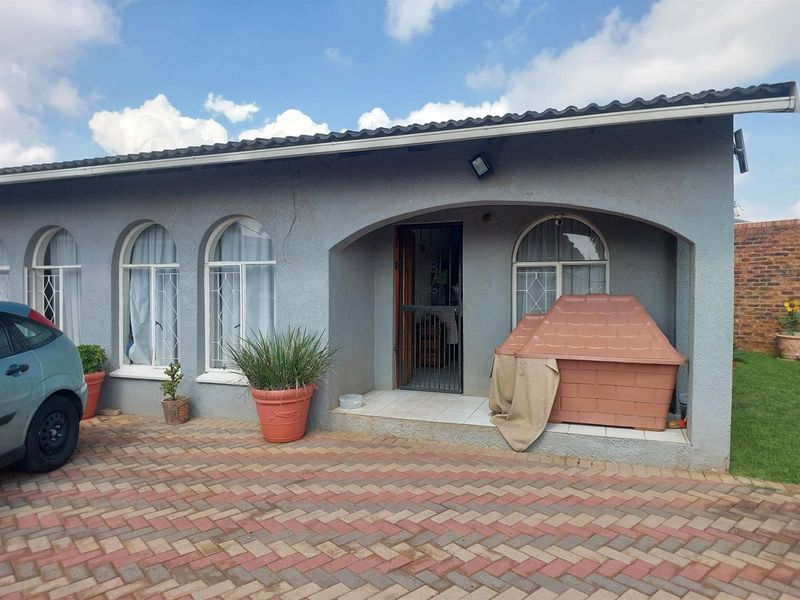 Cottage To Rent in Ravenswood Boksburg - Photo 2