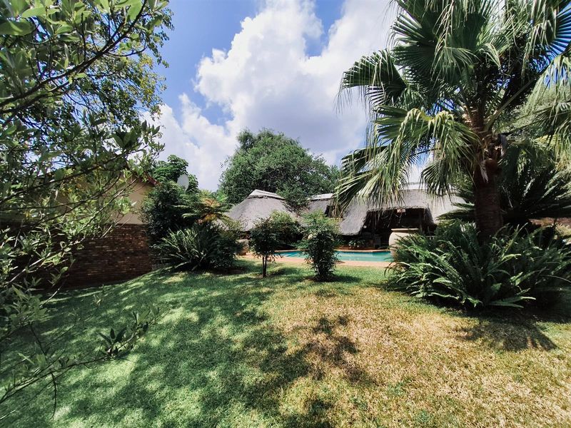 Spacious 4 Bedroom House on corner stand in central position in Eldoraigne, Centurion - Photo 4