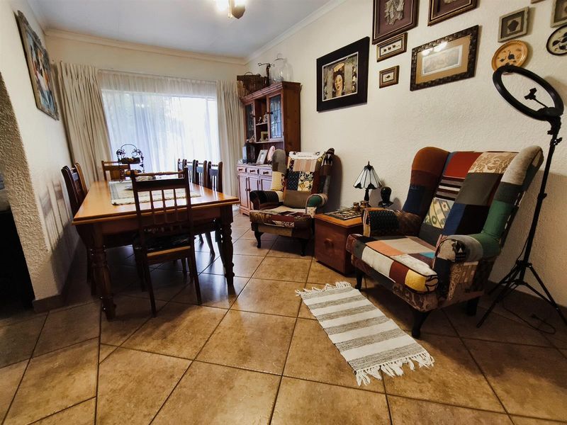 Spacious 4 Bedroom House For Sale in Eldoraigne, Centurion - Photo 9