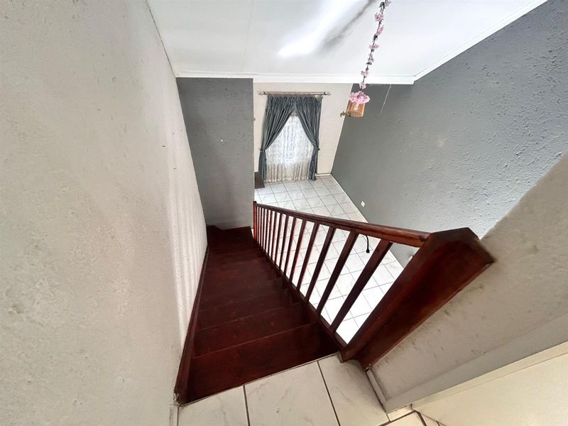 2-Bedroom Townhouse for Sale in Bassonia Rock - Photo 4
