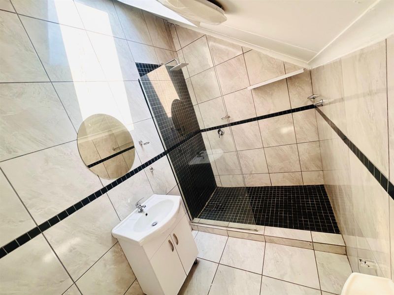 2-Bedroom Townhouse for Sale in Bassonia Rock - Photo 10