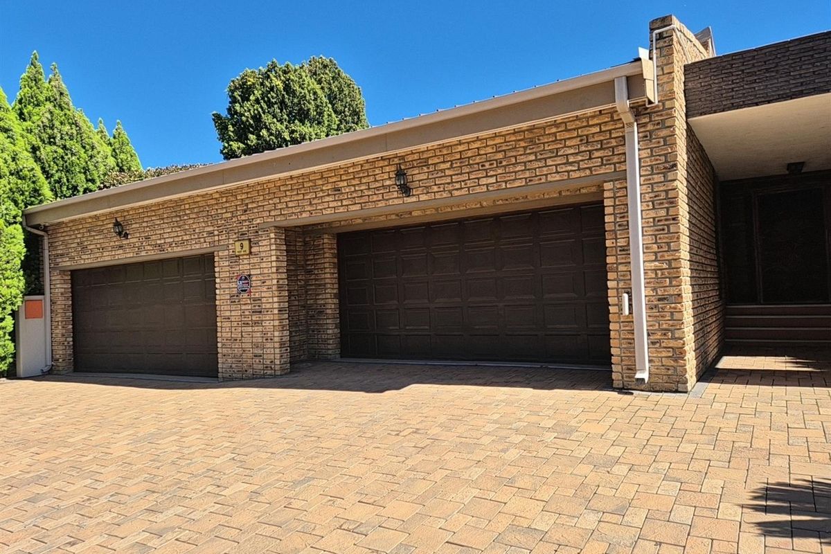 Spectacular Luxury Home in Van der Hoff Park, Potchefstroom, North West, Location! Location! - Photo 4