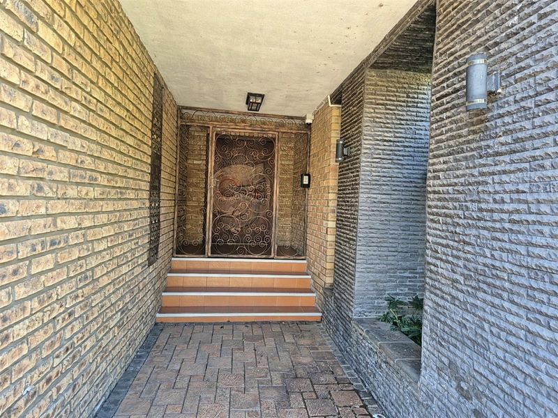 Spectacular Luxury Home in Van der Hoff Park, Potchefstroom, North West, Location! Location! - Photo 7