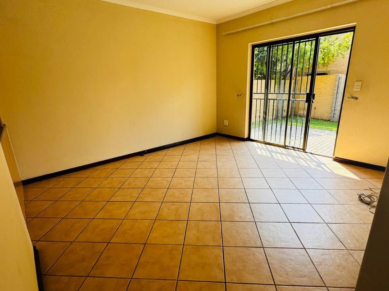 2 Bedroom, 1 Bathroom House for Rent in Carlswald - Photo 8