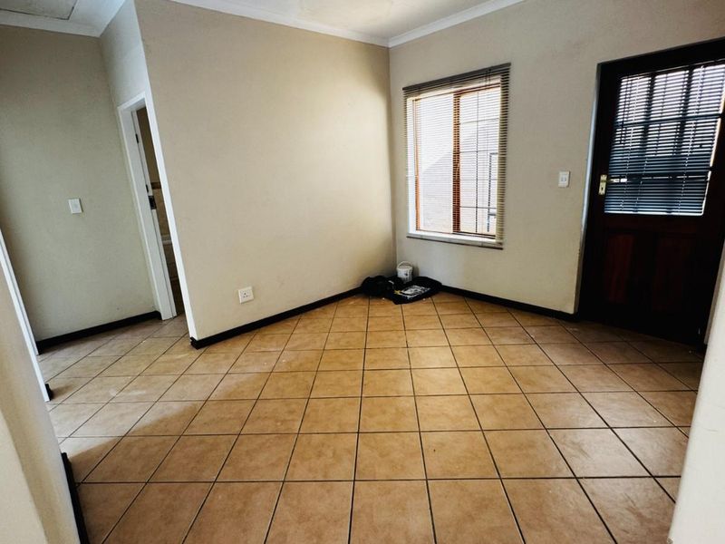 2 Bedroom, 1 Bathroom House for Rent in Carlswald - Photo 7