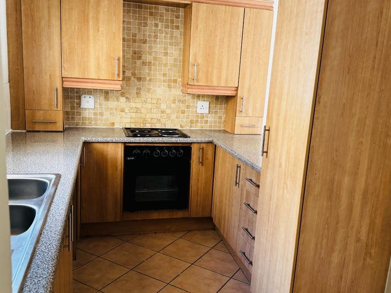 2 Bedroom, 1 Bathroom House for Rent in Carlswald - Photo 4