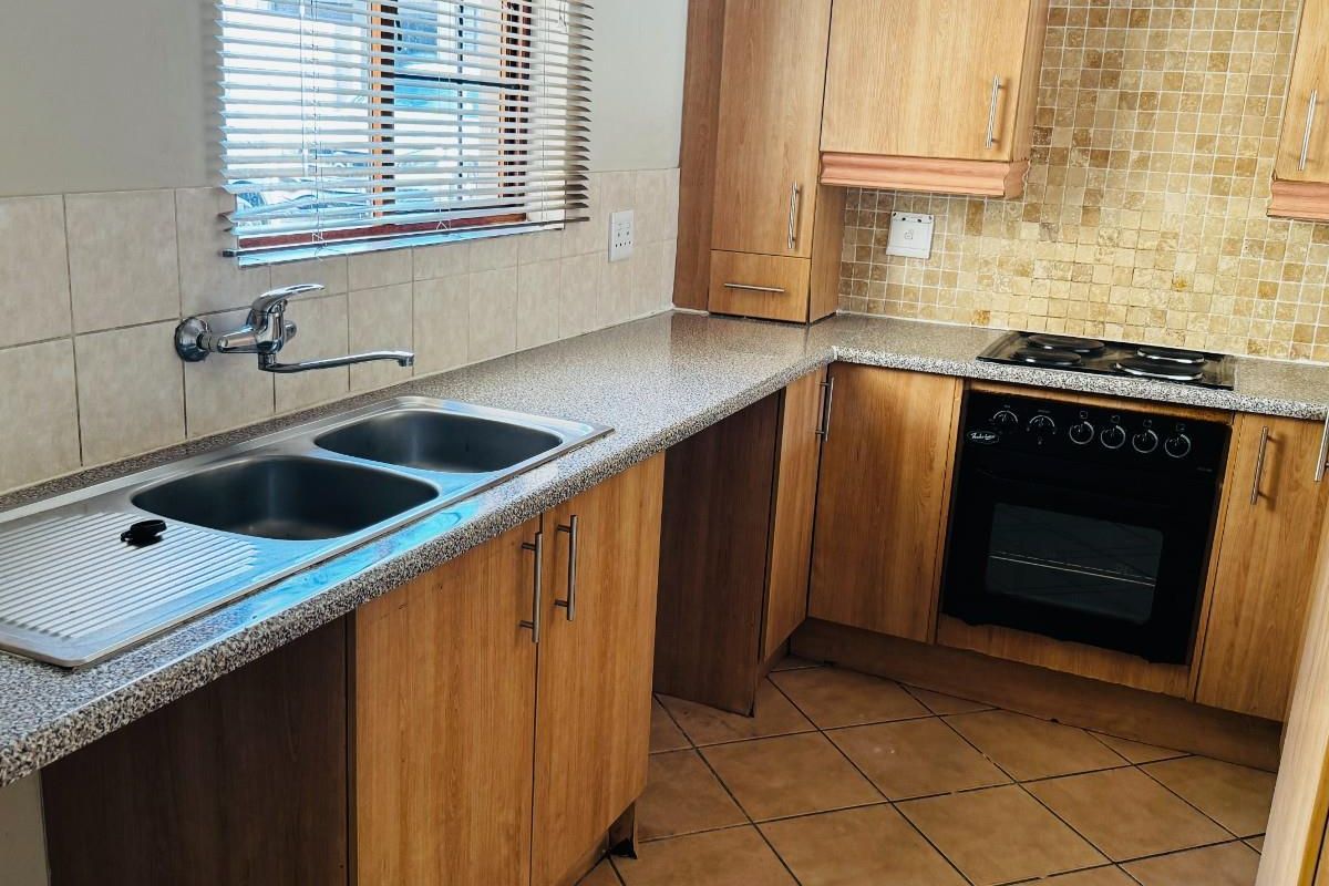 2 Bedroom, 1 Bathroom House for Rent in Carlswald - Photo 5