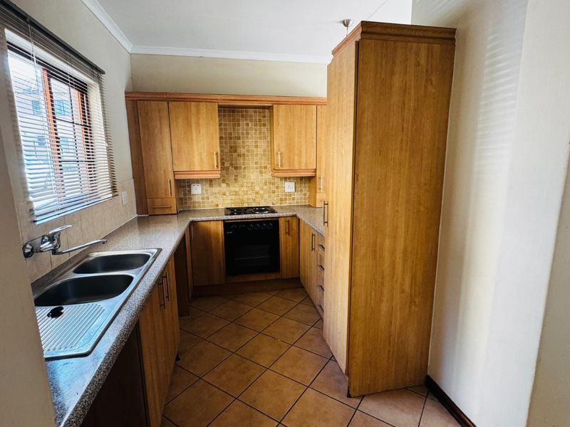 2 Bedroom, 1 Bathroom House for Rent in Carlswald - Photo 6