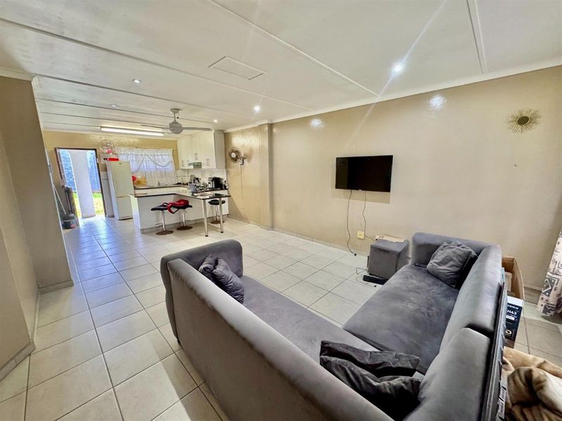Apartment For Sale in Umtentweni, Port Shepstone, KwaZulu Natal - Photo 9