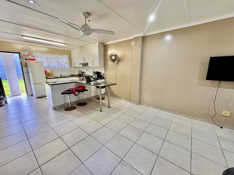 Apartment For Sale in Umtentweni, Port Shepstone, KwaZulu Natal - Photo 8