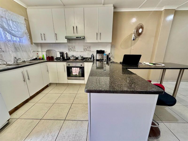 Apartment For Sale in Umtentweni, Port Shepstone, KwaZulu Natal - Photo 6