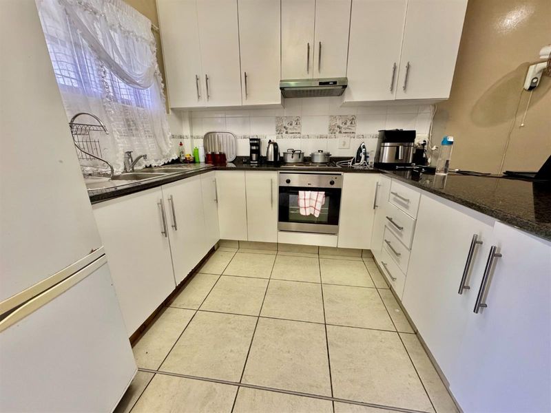 Apartment For Sale in Umtentweni, Port Shepstone, KwaZulu Natal - Photo 5