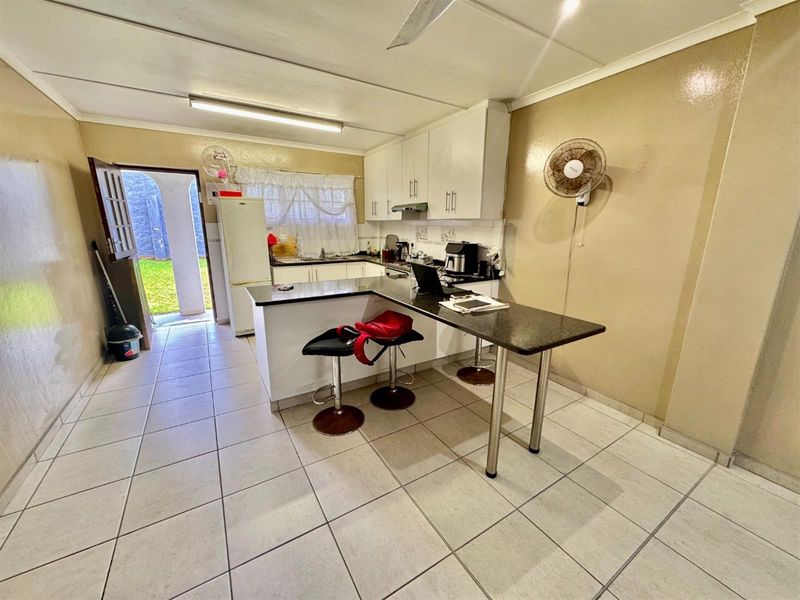 Apartment For Sale in Umtentweni, Port Shepstone, KwaZulu Natal - Photo 7