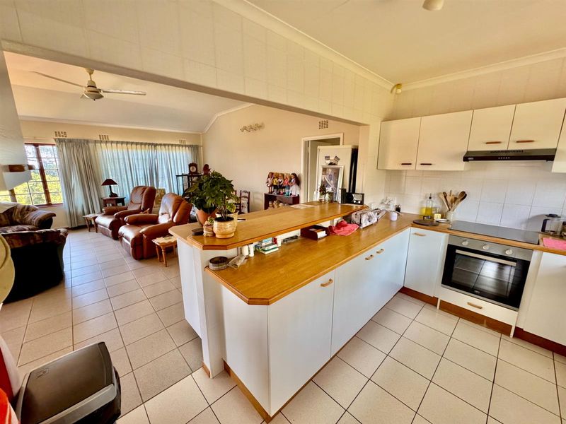 Townhouse For Sale in Umtentweni, Port Shepstone, KwaZulu Natal - Photo 9