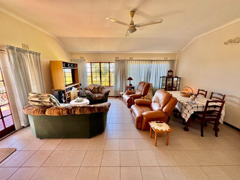 Townhouse For Sale in Umtentweni, Port Shepstone, KwaZulu Natal - Photo 8