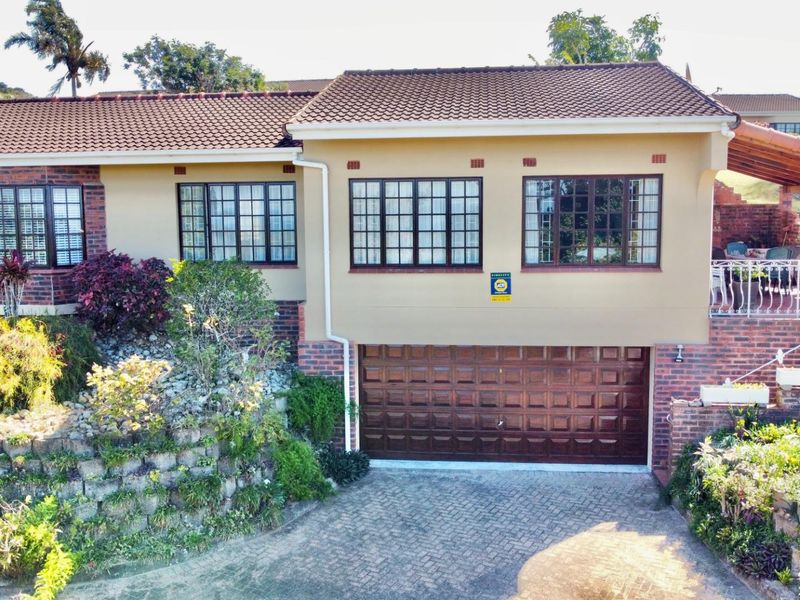 Townhouse For Sale in Umtentweni, Port Shepstone, KwaZulu Natal - Photo 2
