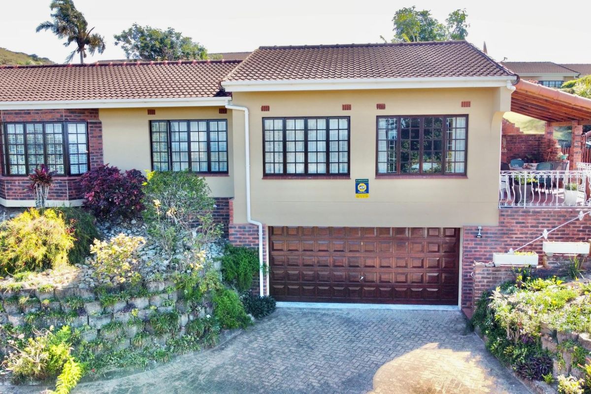 Townhouse For Sale in Umtentweni, Port Shepstone, KwaZulu Natal - Photo 2