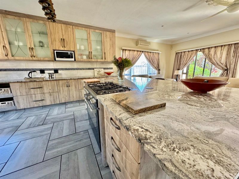 House For Sale in Shelly Beach, Margate, KwaZulu Natal - Photo 5