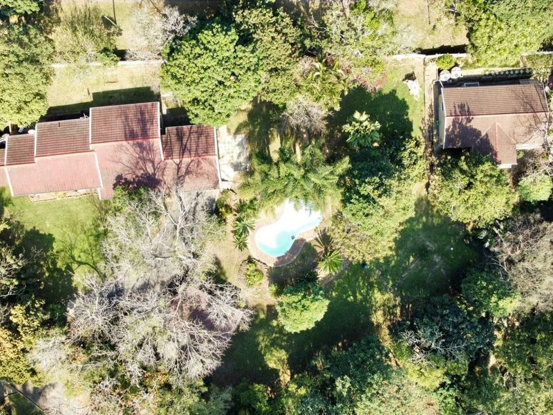 Two Homes, One Exceptional Property - Ideal for Families or Rentals - Photo 2