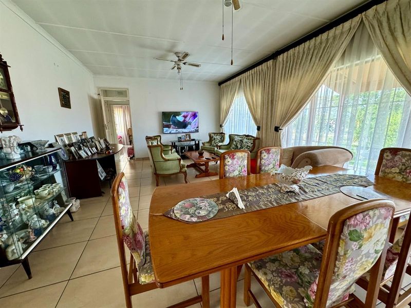 Charming Southport Home with Versatile Study or Hobby Room - Photo 9