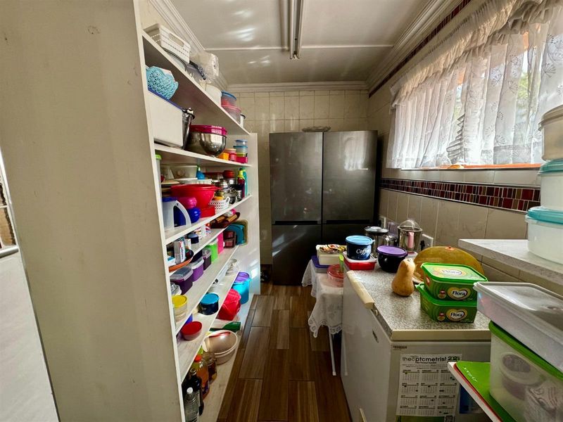 Charming Southport Home with Versatile Study or Hobby Room - Photo 7