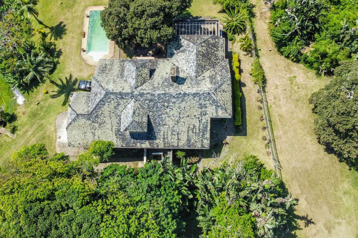 Beachfront Luxury Home with Direct Ocean Access - Photo 3