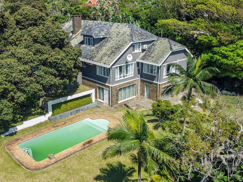 Beachfront Luxury Home with Direct Ocean Access - Photo 2