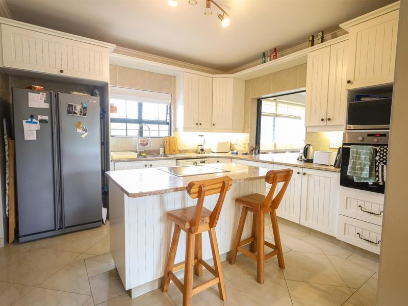 Modern Beachside Living with Indoor/Outdoor Flow - Photo 7