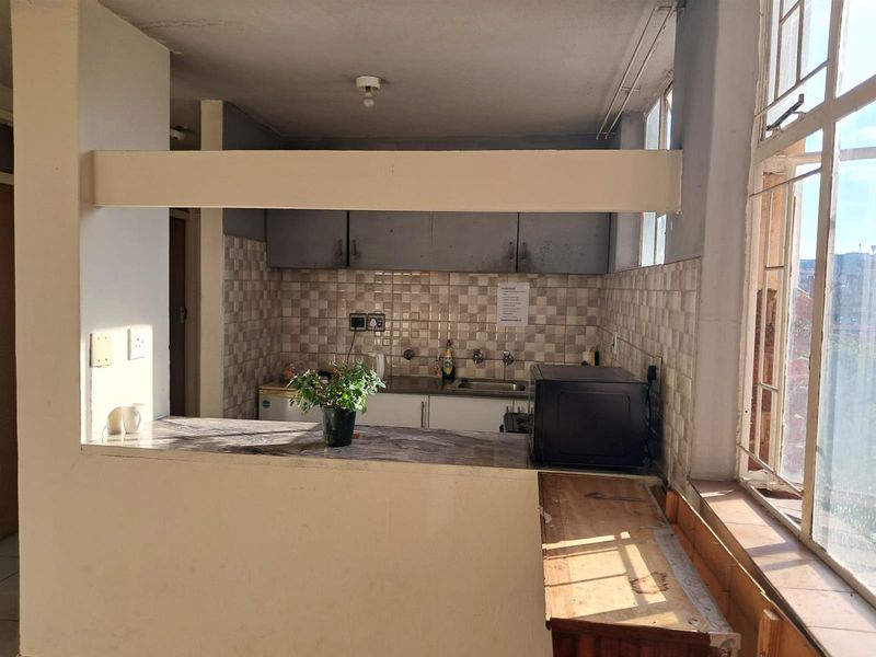 Apartment For Sale in Sunnyside, Pretoria - Photo 1