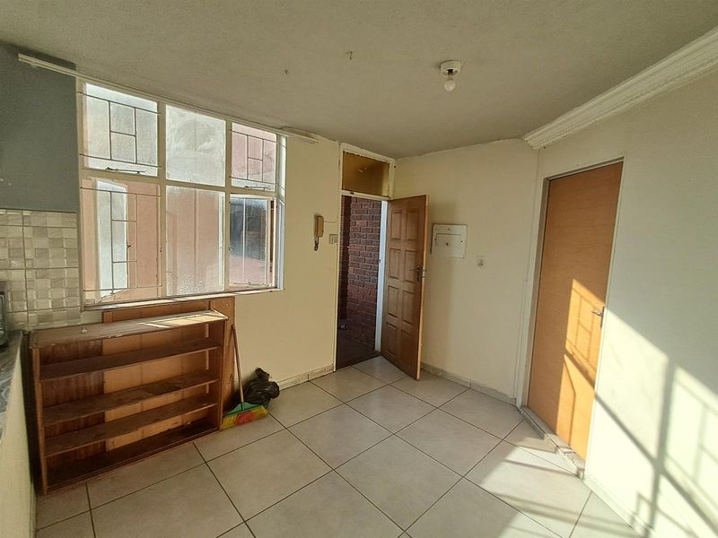 Apartment For Sale in Sunnyside, Pretoria - Photo 8