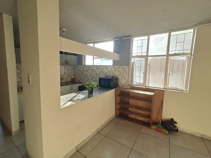 Apartment For Sale in Sunnyside, Pretoria - Photo 6