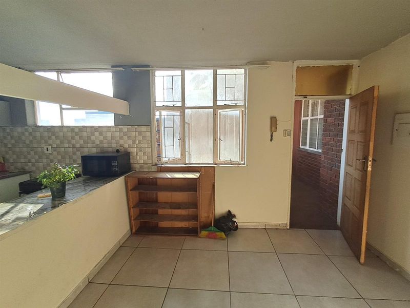Apartment For Sale in Sunnyside, Pretoria - Photo 7