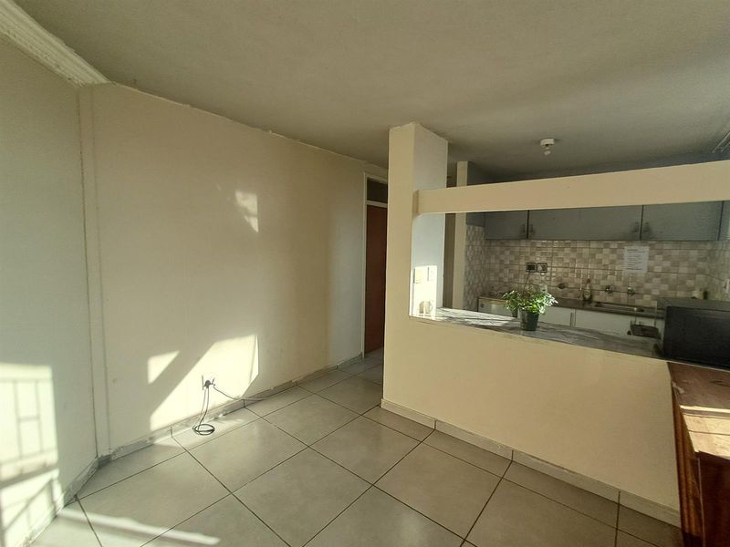 Apartment For Sale in Sunnyside, Pretoria - Photo 4