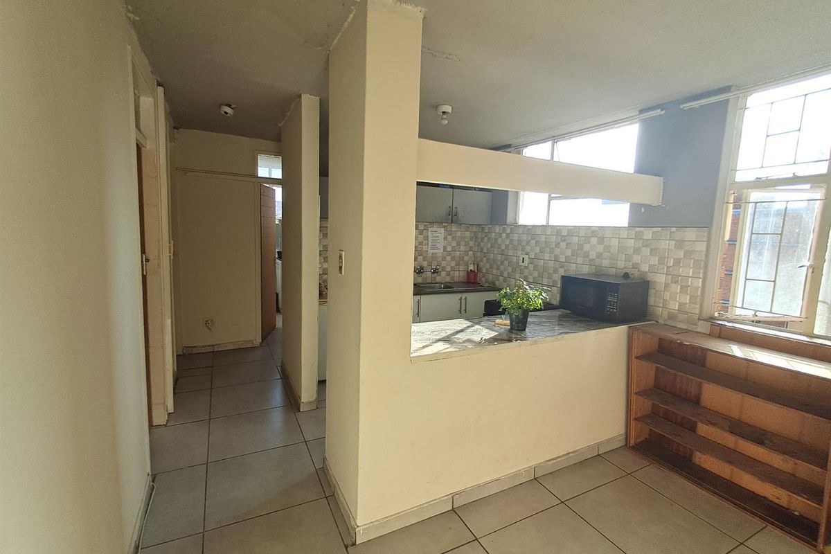 Apartment For Sale in Sunnyside, Pretoria - Photo 5