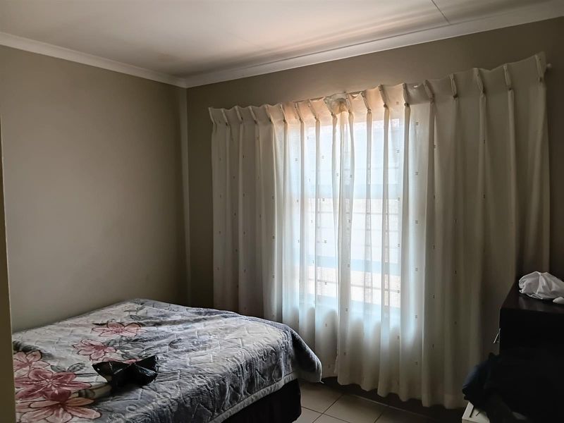 House For Sale in Protea Glen, Soweto - Photo 4