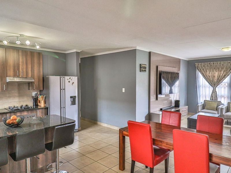 House For Sale in Noordwyk, Midrand - Photo 9