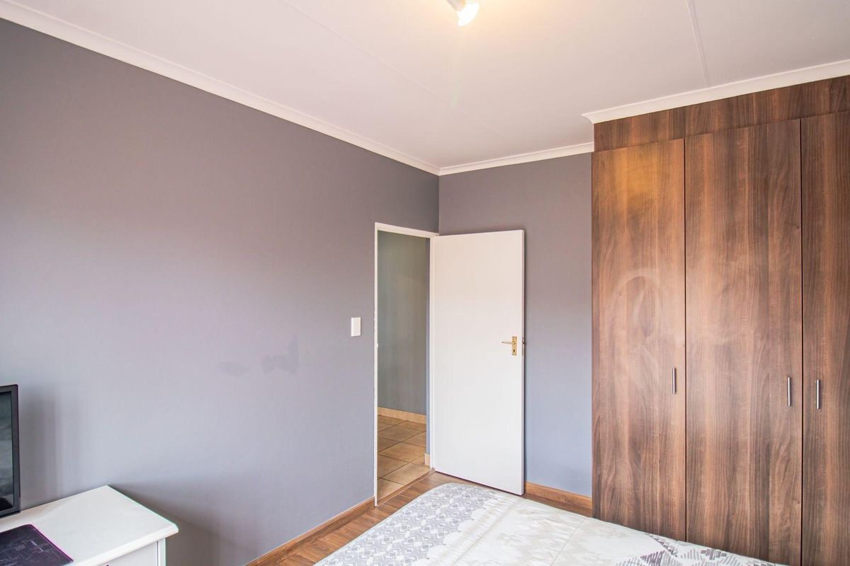 House For Sale in Noordwyk, Midrand - Photo 4