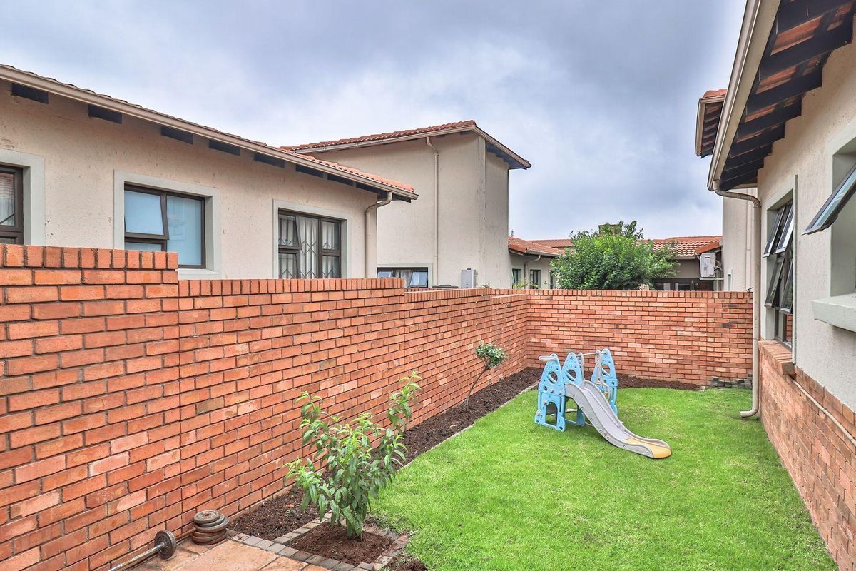 House For Sale in Noordwyk, Midrand - Photo 3