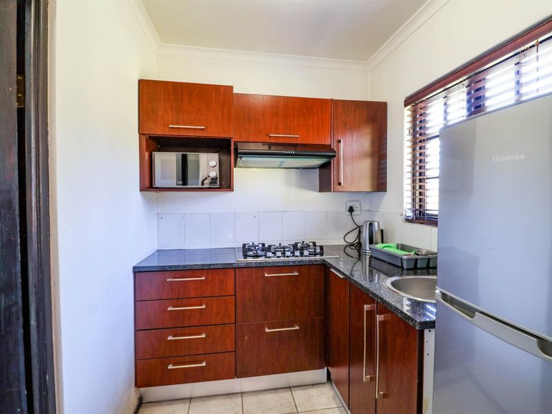 Lodge For Sale in Vorna Valley, Midrand - Photo 6